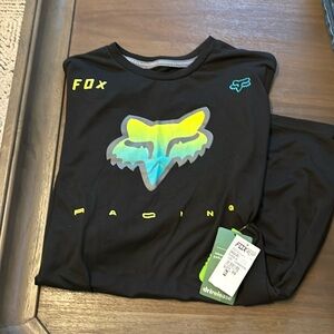 Fox men’s T-shirt size XL. Brand new with tags still on. Paid 32.99. Asking $15